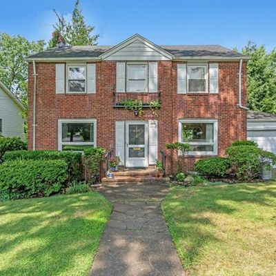 661 N Forest Dr, Teaneck, NJ 07666