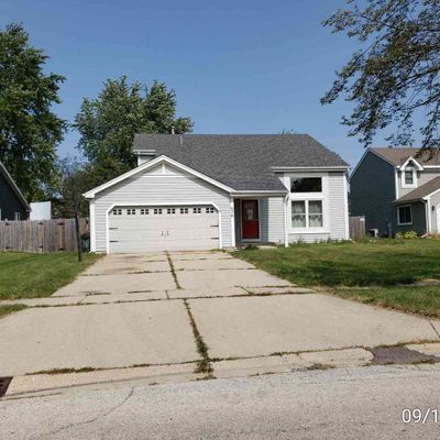 676 Concord Dr, Crystal Lake, IL 60014