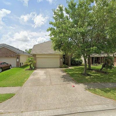 6818 Ridgewood Ln, Dickinson, TX 77539