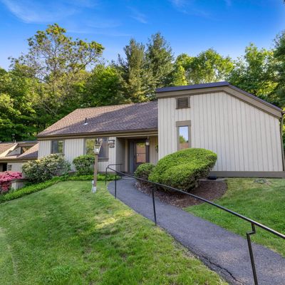 690 Heritage Vlg #B, Southbury, CT 06488