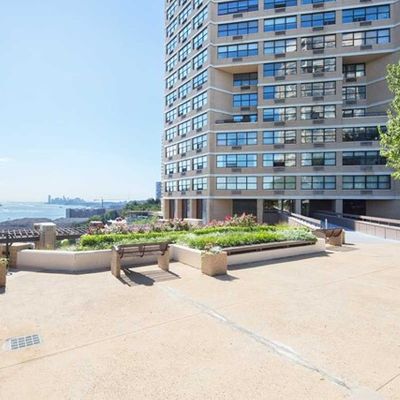 7000 Boulevard East #29e, Guttenberg, NJ 07093