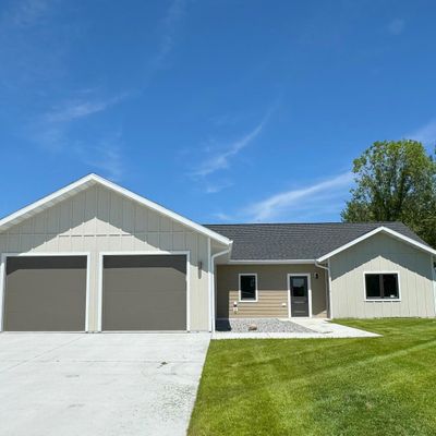 605 Lincoln Street Se, Warroad, MN 56763