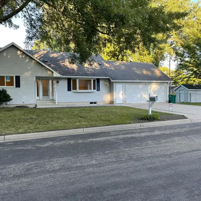 606 Sherwood Avenue, Albert Lea, MN 56007