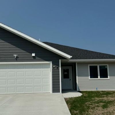 607 Mckinley Street Se, Warroad, MN 56763