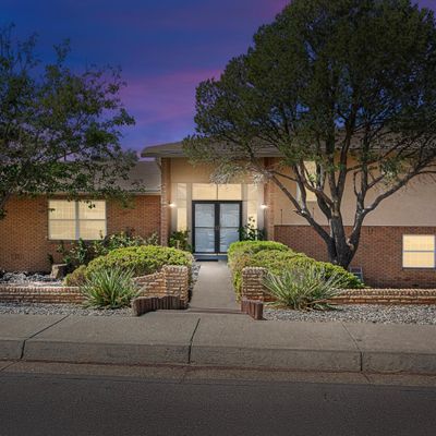 617 Oakwood Pl Ne, Albuquerque, NM 87123