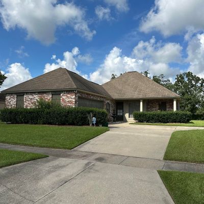 6221 Sandy Creek Ln, Zachary, LA 70791