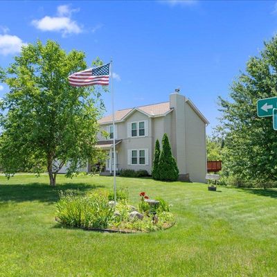 758 Oriole Ln, Hudson, WI 54016