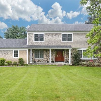 76 Carlough Rd, Upper Saddle River, NJ 07458