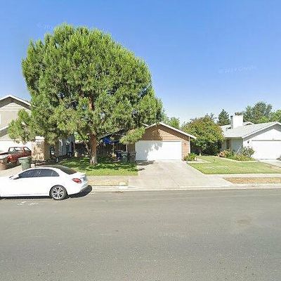 765 N Sacramento St, Tulare, CA 93274