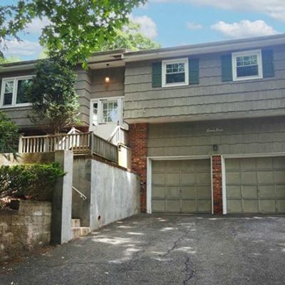 77 Oneida Ave, Oakland, NJ 07436