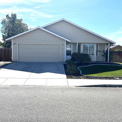 7704 Estevan Dr, Pasco, WA 99301