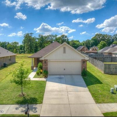 7951 Gardendale Drive, Olive Branch, MS 38654