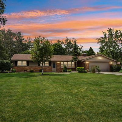 801 W San Jose Lane, Mequon, WI 53092