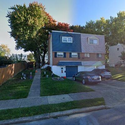 805 Lawler St, Philadelphia, PA 19116