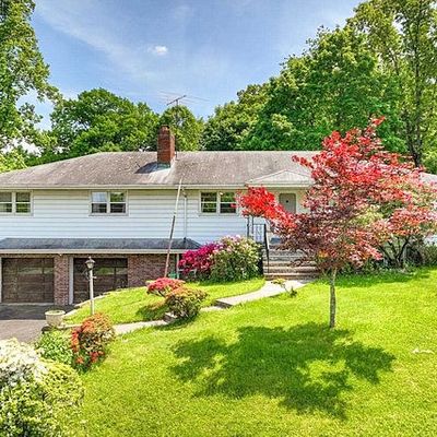 81 Roosevelt Ave, North Haledon, NJ 07508