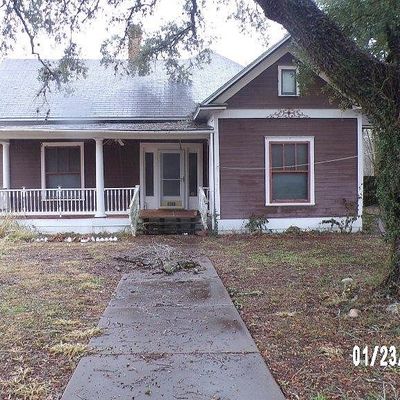 811 N Buchanan St, Beeville, TX 78102