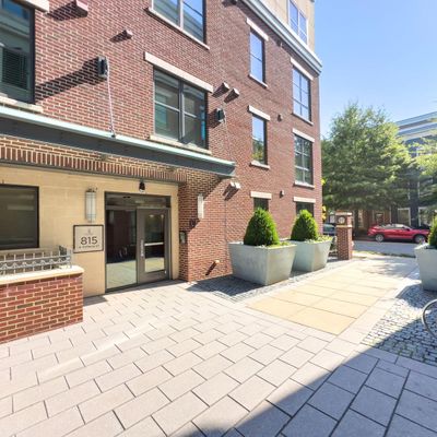 815 N Patrick St N #304, Alexandria, VA 22314