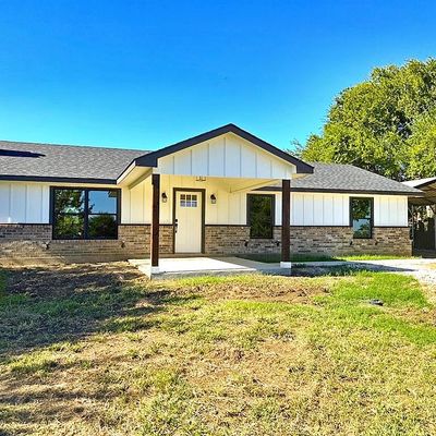 8221 Kelly Ln, Alvarado, TX 76009