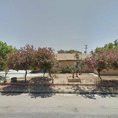 8309 Paradise Rd, Lamont, CA 93241