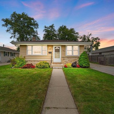 720 South St, Racine, WI 53402