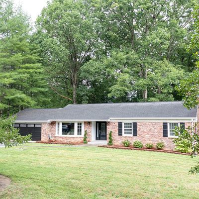 724 Maybank Dr, Hendersonville, NC 28739