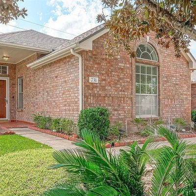 731 Apple Blossom Dr, Pearland, TX 77584