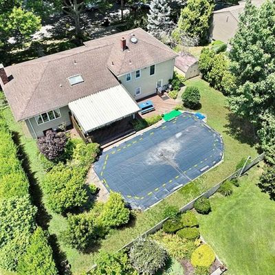 734 Arbor Rd, Paramus, NJ 07652