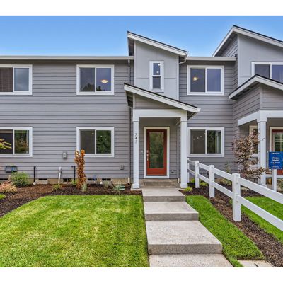 741 Merriott Ln, Woodburn, OR 97071