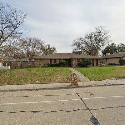 741 N Old Orchard Ln, Lewisville, TX 75077