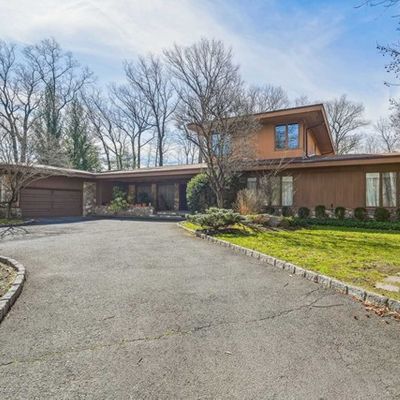 90 Essex Dr, Tenafly, NJ 07670