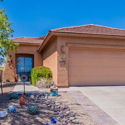 905 N Delacroix Dr, Green Valley, AZ 85614