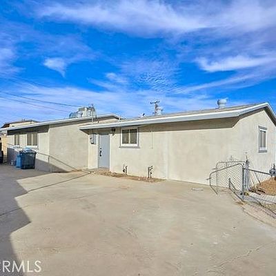 909 E Elizabeth St, Barstow, CA 92311