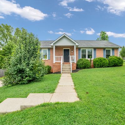 911 Lindsey Dr, Clarksville, TN 37042