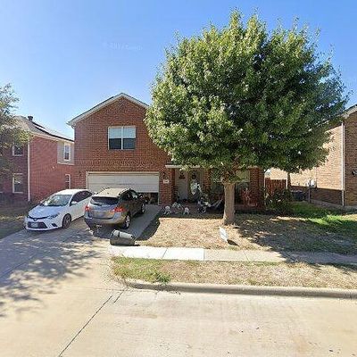 916 Canary Dr, Fort Worth, TX 76131