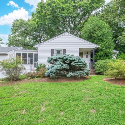 92 Spear St, Oakland, NJ 07436