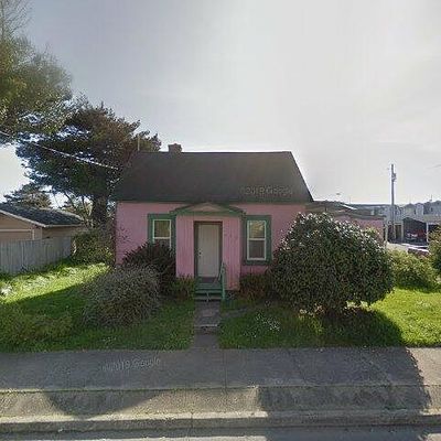 982 H St, Crescent City, CA 95531