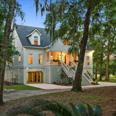 8958 Palmetto Rd, Edisto Island, SC 29438