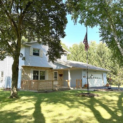 W240 Golden Lake Park Cir, Oconomowoc, WI 53066