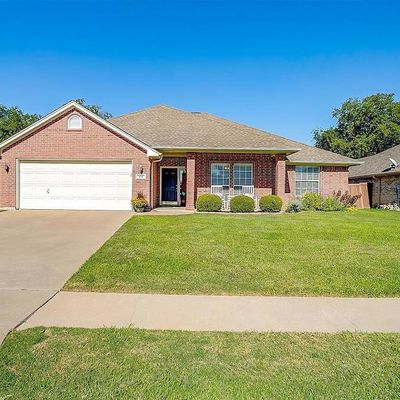 1016 Heberle Dr, Burleson, TX 76028