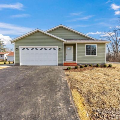 N1476 Chicago Dr, Genoa City, WI 53128