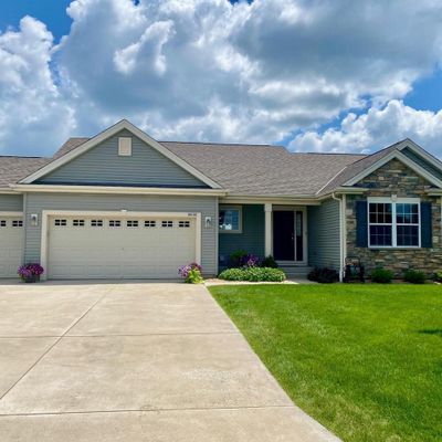 N8198 Woody Ln, Ixonia, WI 53036