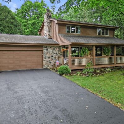 S72 W30804 Kettle Ridge Dr, Mukwonago, WI 53149