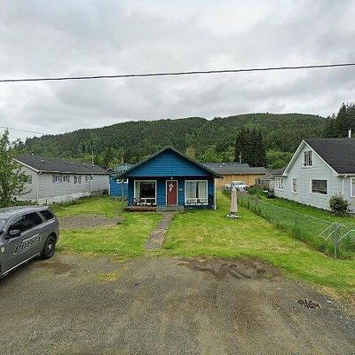 1120 Godfrey St, Raymond, WA 98577