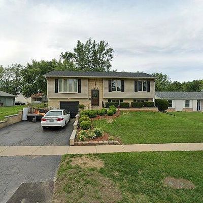 1215 Laurie Ln, Hanover Park, IL 60133