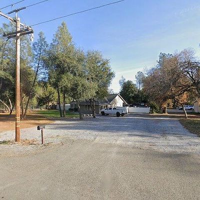 10661 Old Oregon Trl, Redding, CA 96003