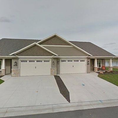 1341 Prairie Lake Cir, Neenah, WI 54956