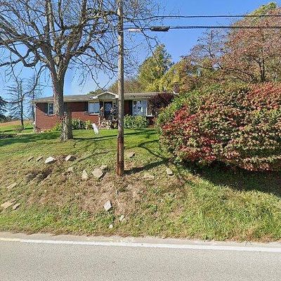 135 Penn Adamsburg Rd, Jeannette, PA 15644