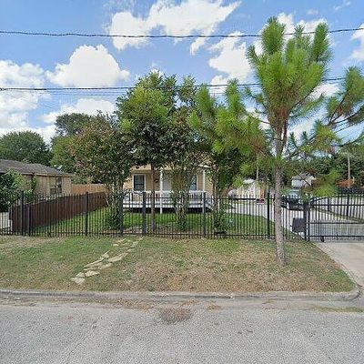 1409 Fairbanks St, Houston, TX 77009