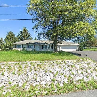 1227 Lebanon Rd, Manheim, PA 17545