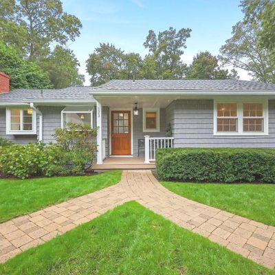 123 Brook Run Ln, Stamford, CT 06905